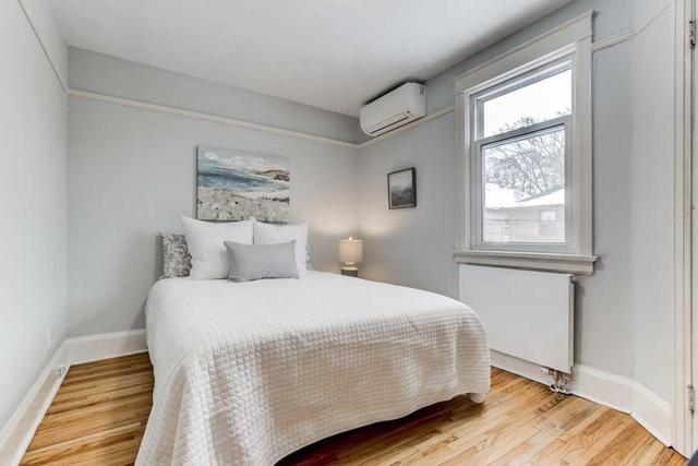 Upper - 27 Hammersmith Ave, House detached with 2 bedrooms, 1 bathrooms and 1 parking in Toronto ON | Image 8