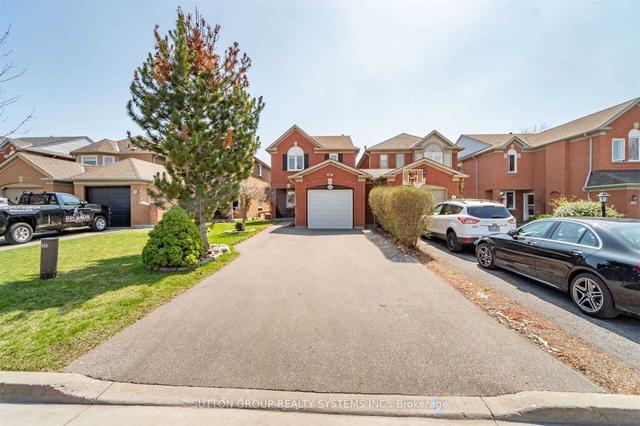 164 White Pine Cres, House detached with 3 bedrooms, 4 bathrooms and 5 parking in Pickering ON | Image 1