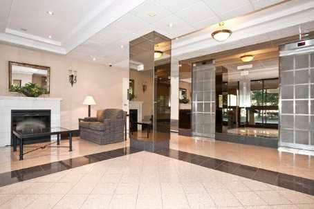 508 - 1300 Mississauga Valley Blvd, Condo with 3 bedrooms, 2 bathrooms and 1 parking in Mississauga ON | Image 2