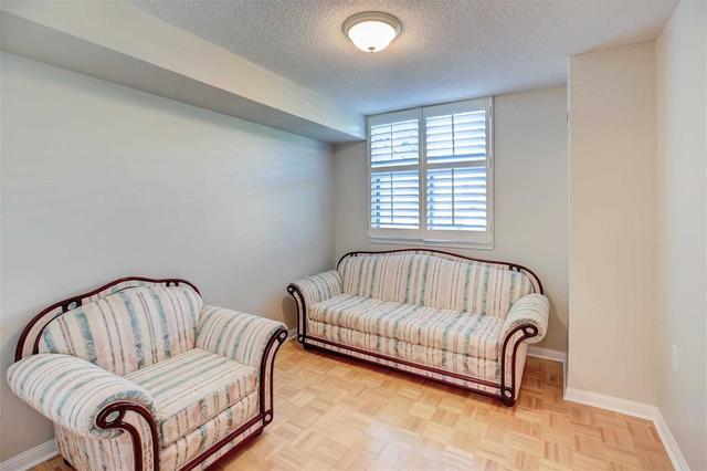 201 - 2502 Rutherford Rd, Condo with 2 bedrooms, 2 bathrooms and 1 parking in Vaughan ON | Image 9
