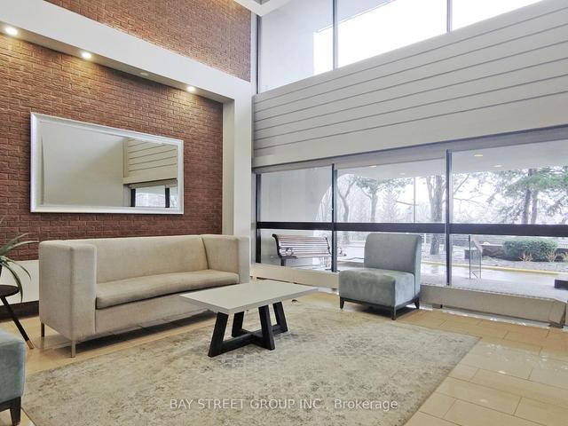 1410 - 177 Linus Rd, Condo with 2 bedrooms, 2 bathrooms and 1 parking in Toronto ON | Image 12