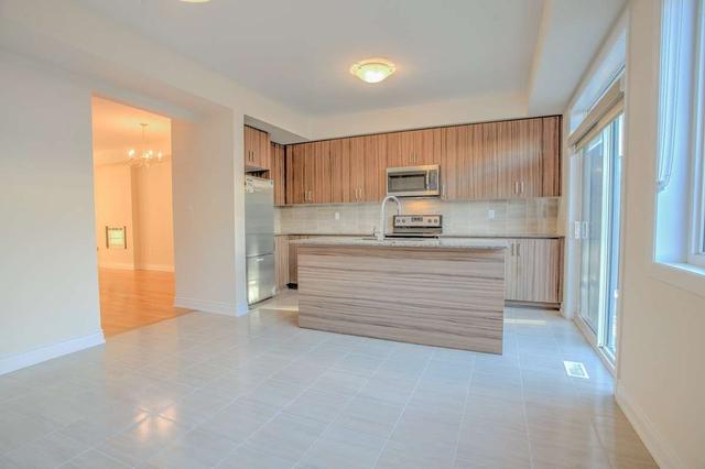 11 Augustus Terr, Townhouse with 3 bedrooms, 4 bathrooms and 2 parking in Toronto ON | Image 4