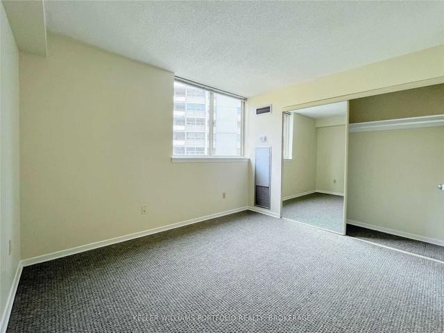 1802 - 1055 Bay St, Condo with 2 bedrooms, 2 bathrooms and 2 parking in Toronto ON | Image 15