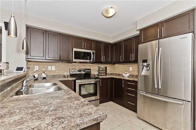 894 Thompson Rd S, House attached with 4 bedrooms, 3 bathrooms and 2 parking in Milton ON | Image 3