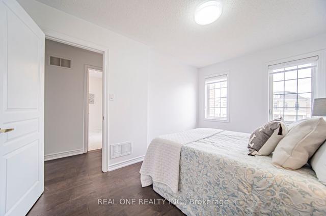 23 Rizal Ave, House attached with 3 bedrooms, 3 bathrooms and 3 parking in Markham ON | Image 16