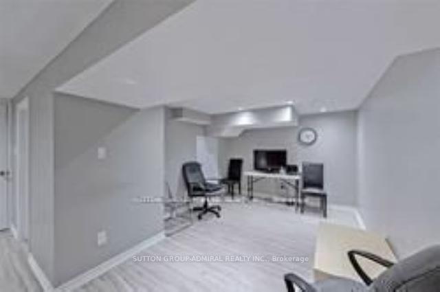 114 Cartier Cres, House detached with 2 bedrooms, 3 bathrooms and 1 parking in Richmond Hill ON | Image 5