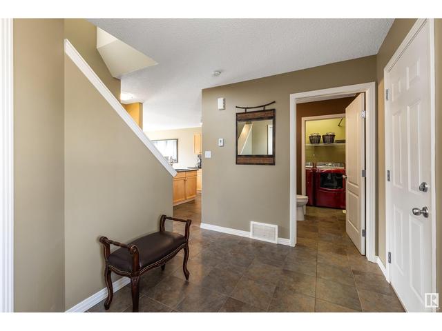 711 89 St Sw, House detached with 3 bedrooms, 2 bathrooms and null parking in Edmonton AB | Image 3