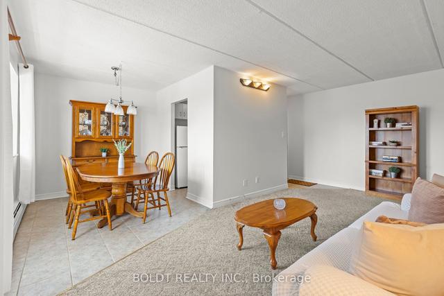 210 - 198 Scott St, Condo with 2 bedrooms, 1 bathrooms and 1 parking in St. Catharines ON | Image 2