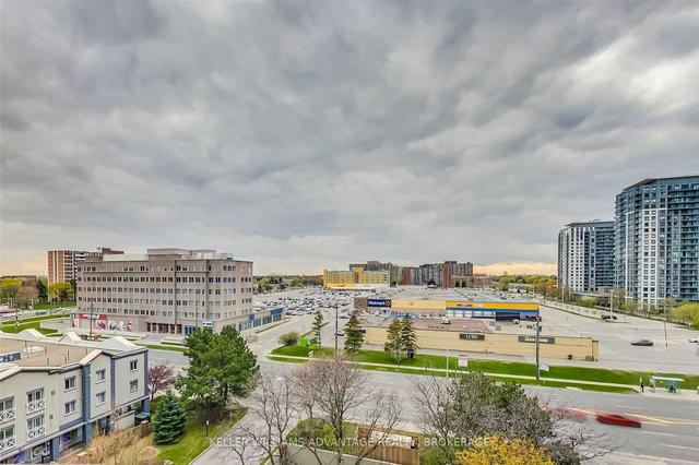 809 - 2365 Kennedy Rd, Condo with 3 bedrooms, 2 bathrooms and 1 parking in Toronto ON | Image 2