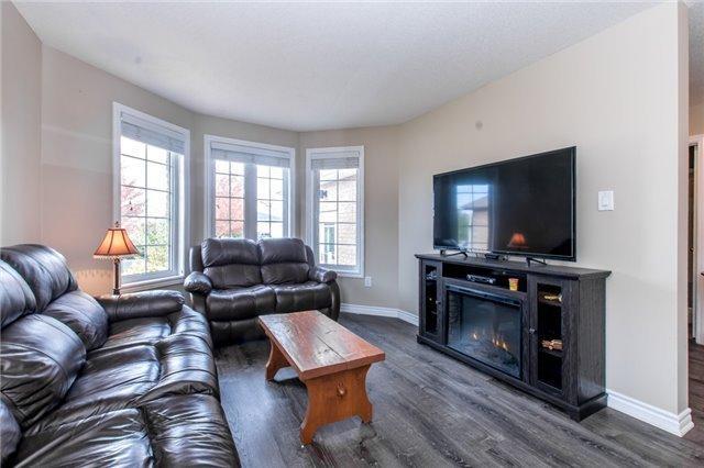 39 Stephanie Lane, House detached with 2 bedrooms, 4 bathrooms and 2 parking in Barrie ON | Image 3
