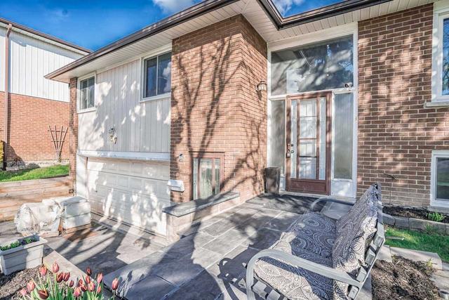 37 Linkdale Rd S, House detached with 3 bedrooms, 3 bathrooms and 6 parking in Brampton ON | Image 34
