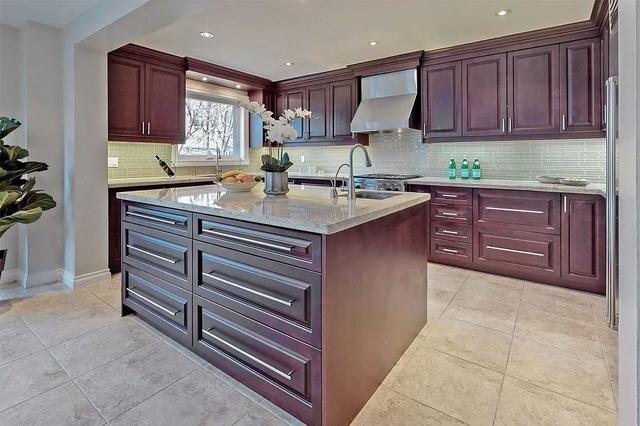 2 Calderbridge Cres, House detached with 5 bedrooms, 5 bathrooms and 8 parking in Markham ON | Image 8