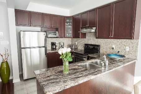08 Edhouse Ave, House attached with 3 bedrooms, 3 bathrooms and 1 parking in Toronto ON | Image 5