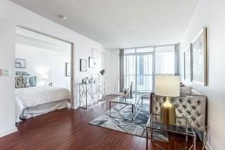 1604 - 208 Queens Quay W, Condo with 1 bedrooms, 2 bathrooms and 1 parking in Toronto ON | Image 11