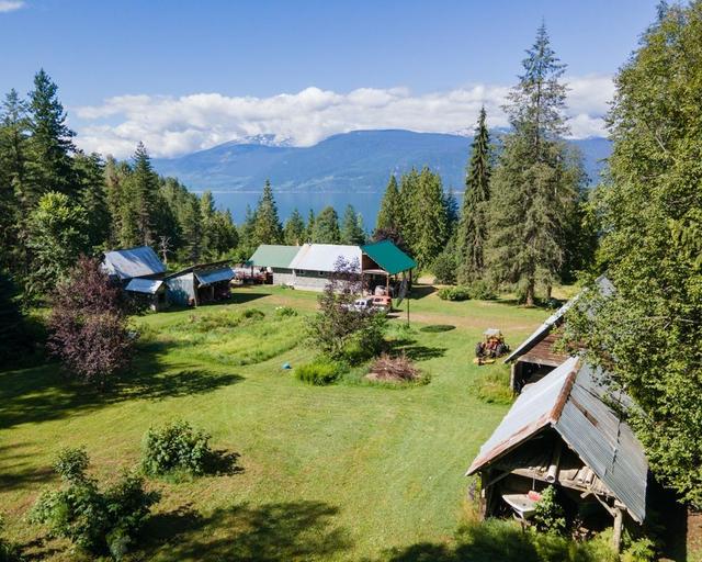 589 Sagacious Road, House detached with 2 bedrooms, 1 bathrooms and null parking in Columbia Shuswap B BC | Image 20