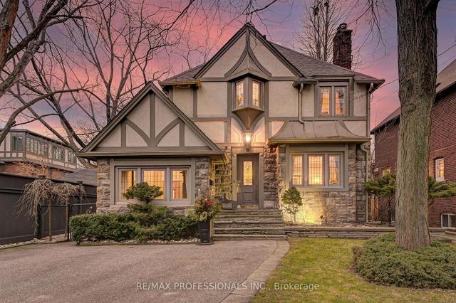 62 Willingdon Blvd, House detached with 3 bedrooms, 3 bathrooms and 3 parking in Toronto ON | Image 1