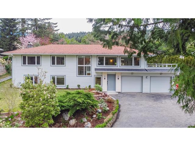 641 Kenwood Road, House detached with 4 bedrooms, 3 bathrooms and null parking in West Vancouver BC | Card Image