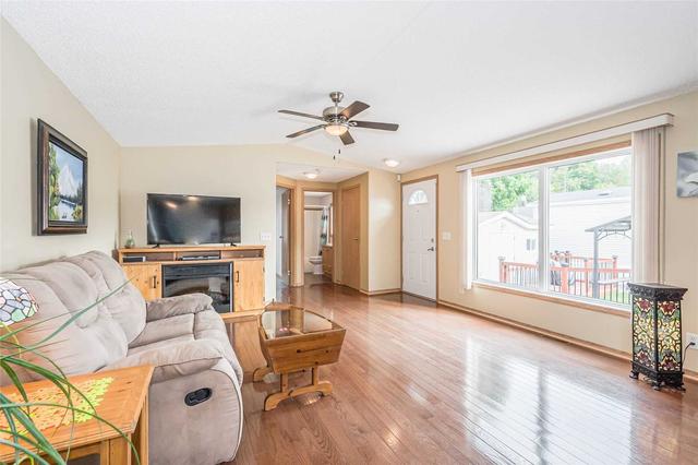 29 Olympia Ave, Condo with 2 bedrooms, 2 bathrooms and 3 parking in Puslinch ON | Image 4