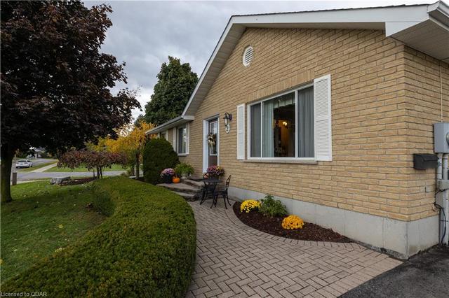 2 Oak Ridge Boulevard, House detached with 6 bedrooms, 2 bathrooms and 5 parking in Belleville ON | Image 12