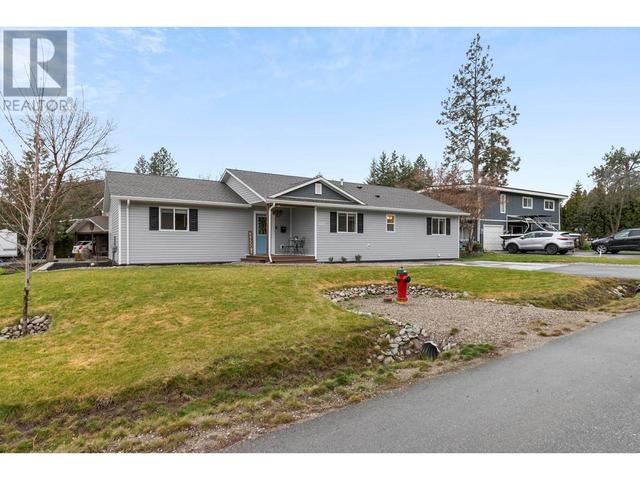 1077 Sussex Road, House detached with 3 bedrooms, 2 bathrooms and 4 parking in West Kelowna BC | Image 1