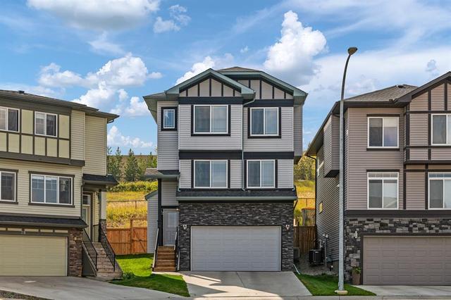 82 Sherwood Mount Nw, House detached with 3 bedrooms, 2 bathrooms and 4 parking in Calgary AB | Card Image
