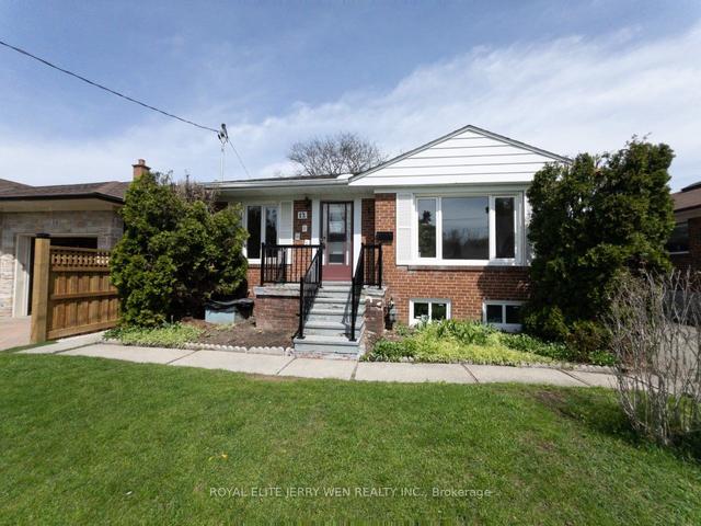 12 North Heights Upper Rd, Toronto, ON, M9B2T1 | Card Image
