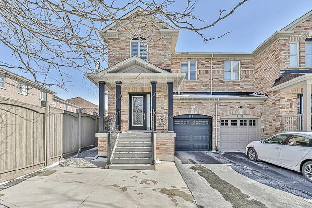 118 Black Maple Cres, House semidetached with 4 bedrooms, 4 bathrooms and 4 parking in Vaughan ON | Image 1