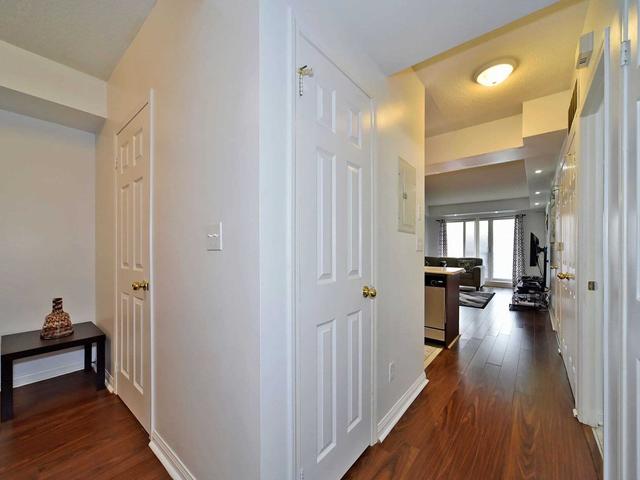 2060 - 3047 Finch Ave W, Townhouse with 2 bedrooms, 2 bathrooms and 1 parking in Toronto ON | Image 10
