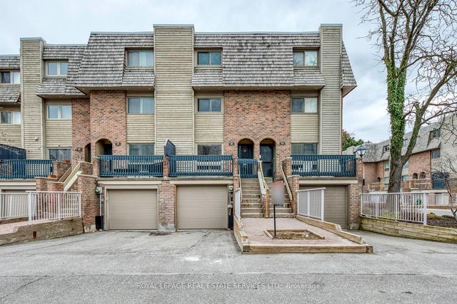 19 Dutch Myrtle Way, Townhouse with 3 bedrooms, 4 bathrooms and 2 parking in Toronto ON | Image 1