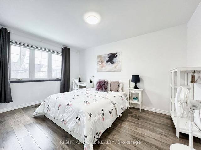 28 Fennings St, House attached with 3 bedrooms, 3 bathrooms and 2.5 parking in Toronto ON | Image 22