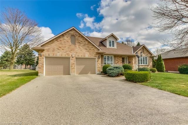 40 Alexander Avenue, House detached with 3 bedrooms, 3 bathrooms and 6 parking in Tillsonburg ON | Image 1
