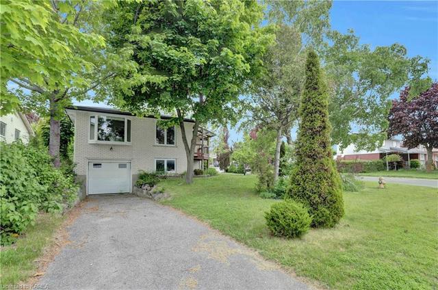 781 Old Colony Road, House detached with 4 bedrooms, 2 bathrooms and 6 parking in Kingston ON | Image 1