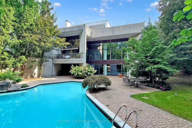 30 High Point Rd, House detached with 8 bedrooms, 12 bathrooms and 22 parking in Toronto ON | Image 7