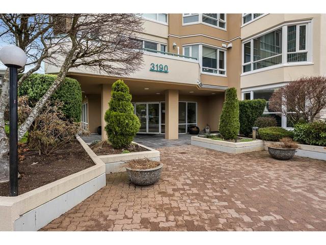 403 - 3190 Gladwin Road, Condo with 2 bedrooms, 2 bathrooms and 1 parking in Abbotsford BC | Image 1