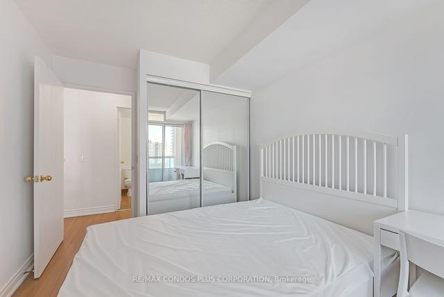 1202 - 238 Doris Ave, Condo with 2 bedrooms, 2 bathrooms and 1 parking in Toronto ON | Image 14