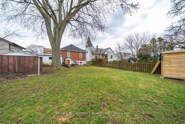 326 East 12th St, House detached with 3 bedrooms, 1 bathrooms and 4 parking in Hamilton ON | Image 21