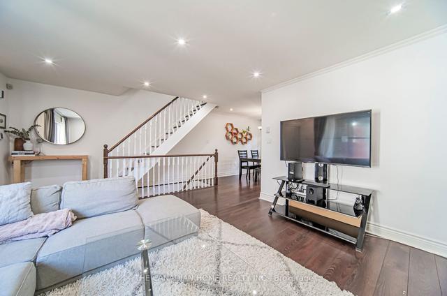 83 - 198 Antibes Dr, Townhouse with 3 bedrooms, 2 bathrooms and 2 parking in Toronto ON | Image 2