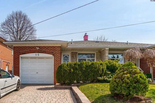 15 Green Bush Rd, House semidetached with 3 bedrooms, 2 bathrooms and 3 parking in Toronto ON | Image 1