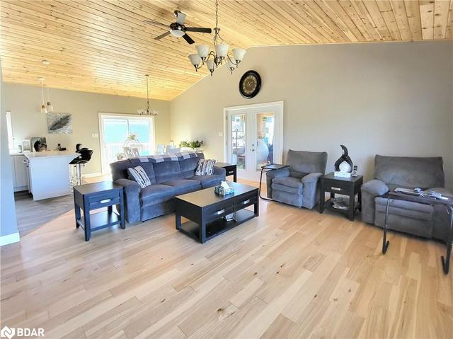 157 Hilton's Point Road Road, House detached with 4 bedrooms, 2 bathrooms and 4 parking in Kawartha Lakes ON | Image 10