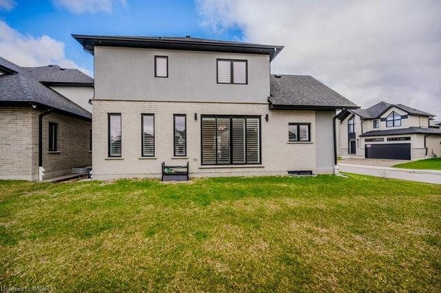 976 Stonecliffe Walk, House detached with 4 bedrooms, 3 bathrooms and 4 parking in Kitchener ON | Image 35