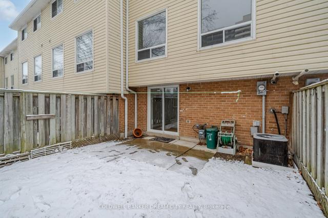 15 Franklin Crt, Townhouse with 3 bedrooms, 2 bathrooms and 2 parking in Brampton ON | Image 22