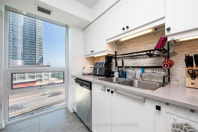 808 - 25 Lower Simcoe St, Condo with 2 bedrooms, 2 bathrooms and 1 parking in Toronto ON | Image 32