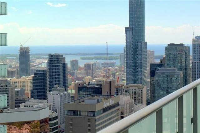 lph09 - 65 St. Mary St, Condo with 2 bedrooms, 2 bathrooms and 1 parking in Toronto ON | Image 4