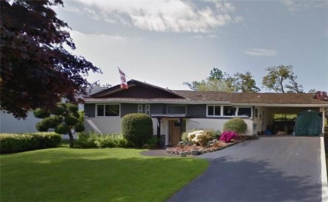 1235 Highrock Ave, House detached with 2 bedrooms, 2 bathrooms and 2 parking in Esquimalt BC | Image 2