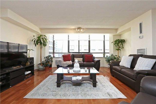 906A - 280 Simcoe St, Condo with 2 bedrooms, 2 bathrooms and 1 parking in Toronto ON | Image 7