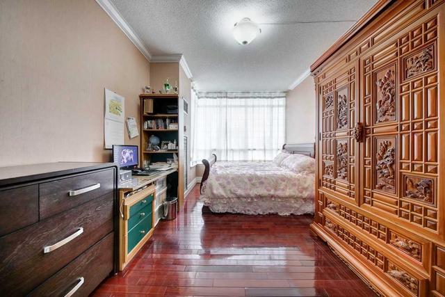 ph2411 - 7 Bishop Ave, Condo with 3 bedrooms, 2 bathrooms and 1 parking in Toronto ON | Image 16
