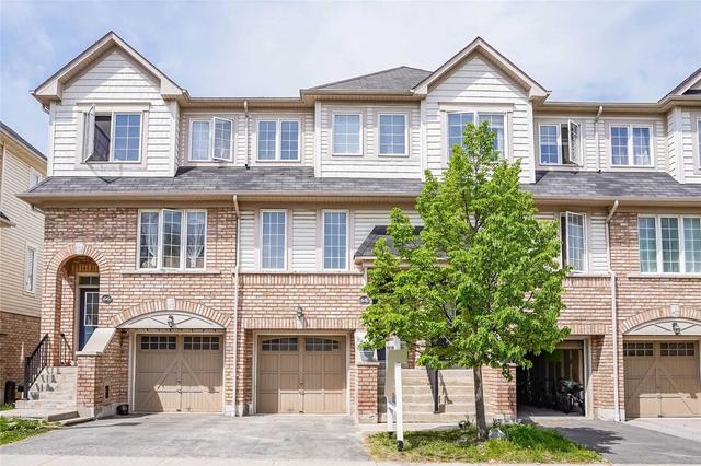 68 Oakins Lane W, Townhouse with 3 bedrooms, 3 bathrooms and 2 parking in Ajax ON | Image 1