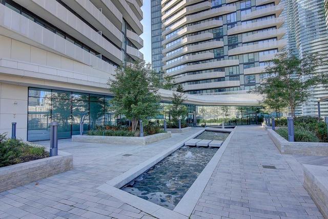 4301 - 100 Harbour St, Condo with 1 bedrooms, 1 bathrooms and 0 parking in Toronto ON | Image 8