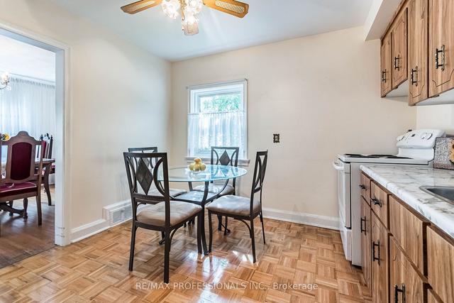 36 Thorndale Ave, House detached with 4 bedrooms, 3 bathrooms and 5 parking in Toronto ON | Image 4