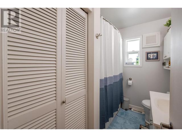 1298 Government Street, House detached with 3 bedrooms, 1 bathrooms and 1 parking in Penticton BC | Image 18